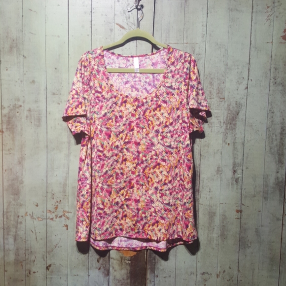 Lularoe classic t - Picture 1 of 3